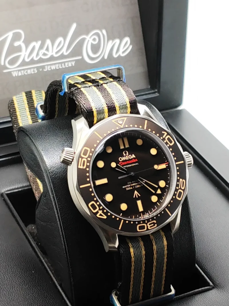 Omega Seamaster Ref. # 210.92.42.20.01.001 - Image 4