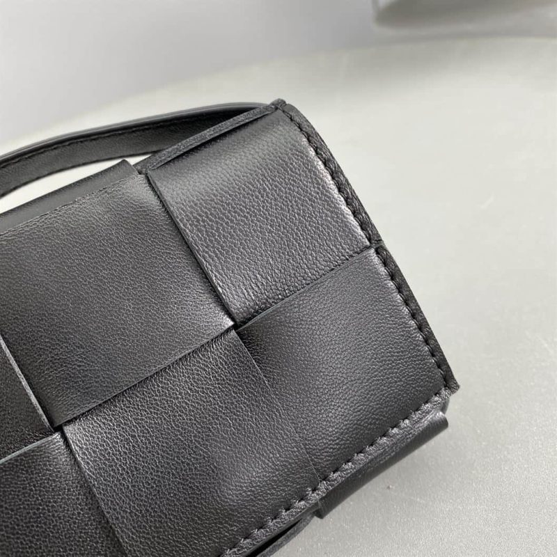 BOTTEGA VENETA MEN’S CASSETTE IN BLACK – WBV07 - Image 6