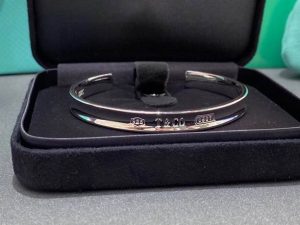 TIFFANY & CO. JEWELREY ¨C WJL78