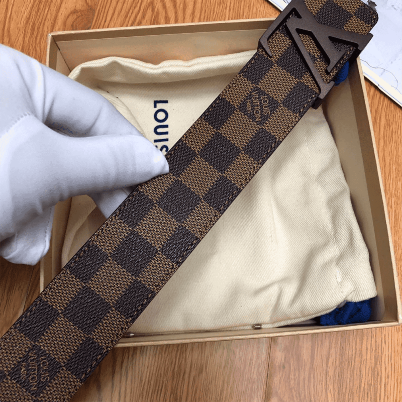 LOUIS VUITTON DAMIER EBENE LV INITIALES BELT ¨C B31 - Image 6