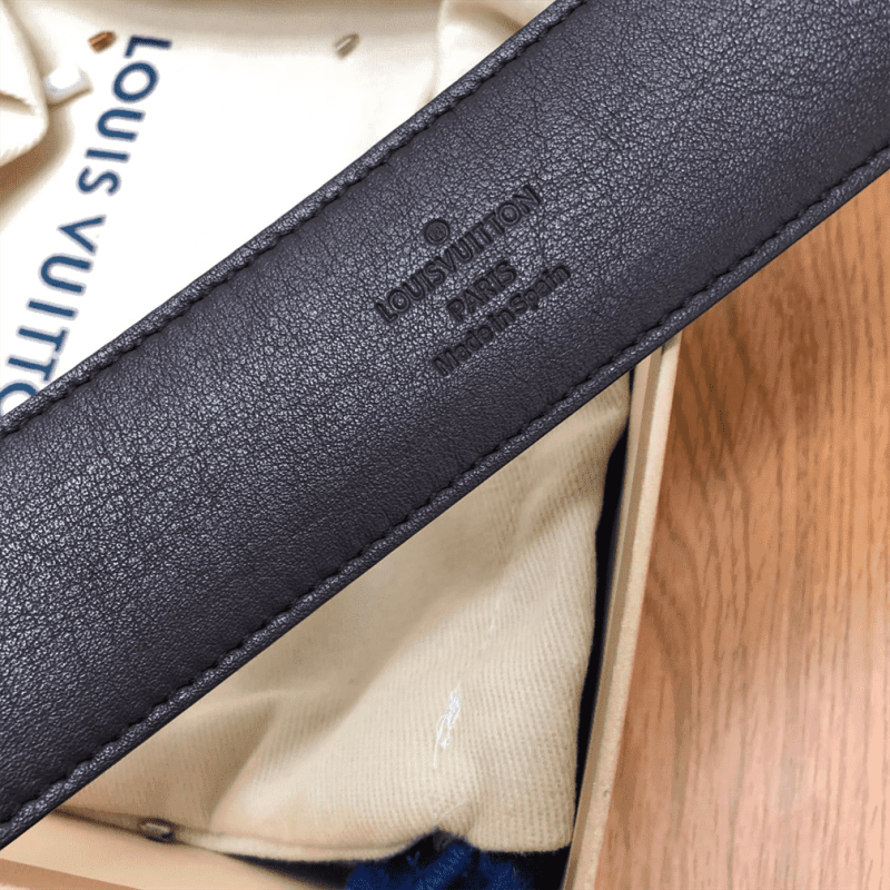 LOUIS VUITTON DAMIER EBENE LV INITIALES BELT ¨C B31 - Image 5
