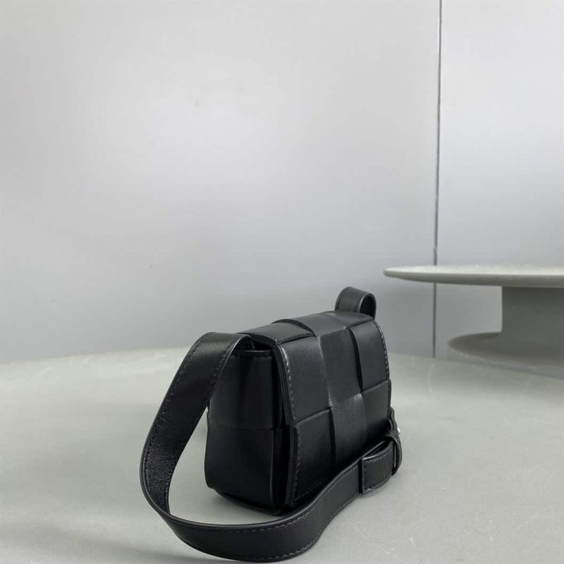 BOTTEGA VENETA MEN’S CASSETTE IN BLACK – WBV07 - Image 8