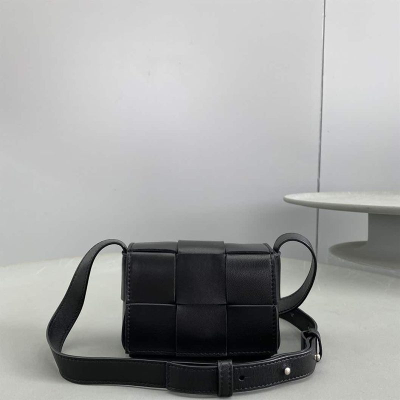 BOTTEGA VENETA MEN’S CASSETTE IN BLACK – WBV07 - Image 9