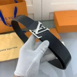LOUIS VUITTON BELT-B0260