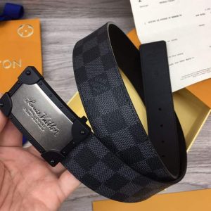 LOUIS VUITTON BELT-B070