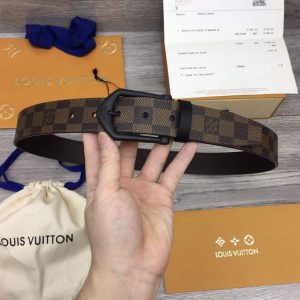 LOUIS VUITTON BELT-B074