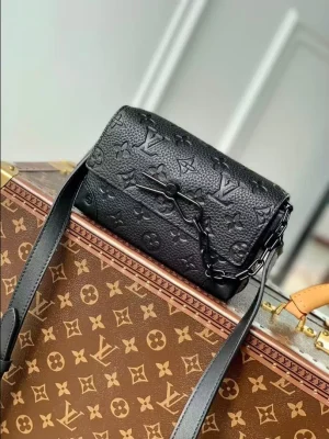 LOUIS VUITTON STEAMER WEARABLE WALLET – WLM583