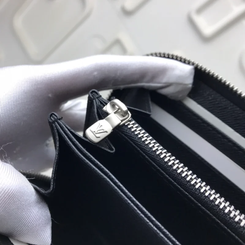 Louis Vuitton X Supreme Wallet Epi Black – WLM118 - Image 6