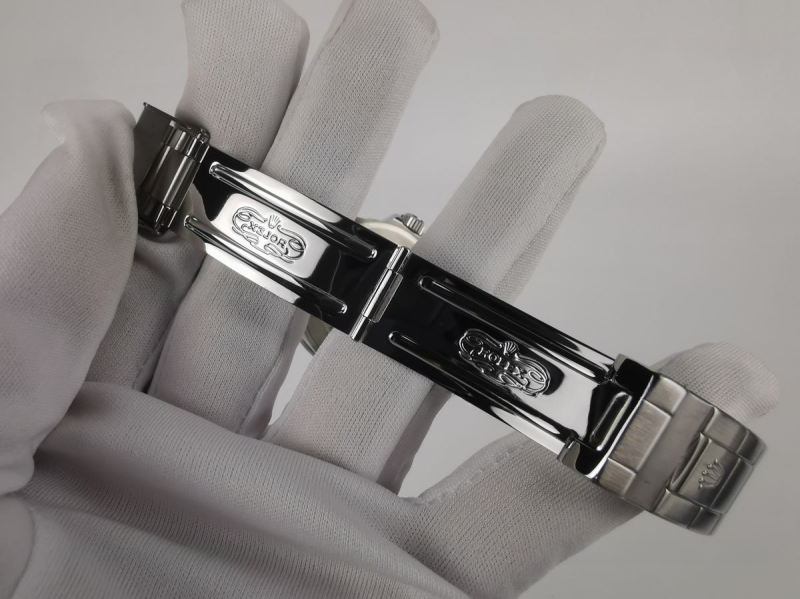 Rolex Submariner Date Dress Watch 41mm Black Dial 16610 - Image 14
