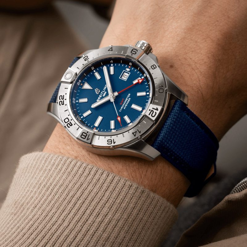 Breitling Avenger Automatic GMT 44, Ref# A32320101C1X1, Unworn 2024 - Image 6