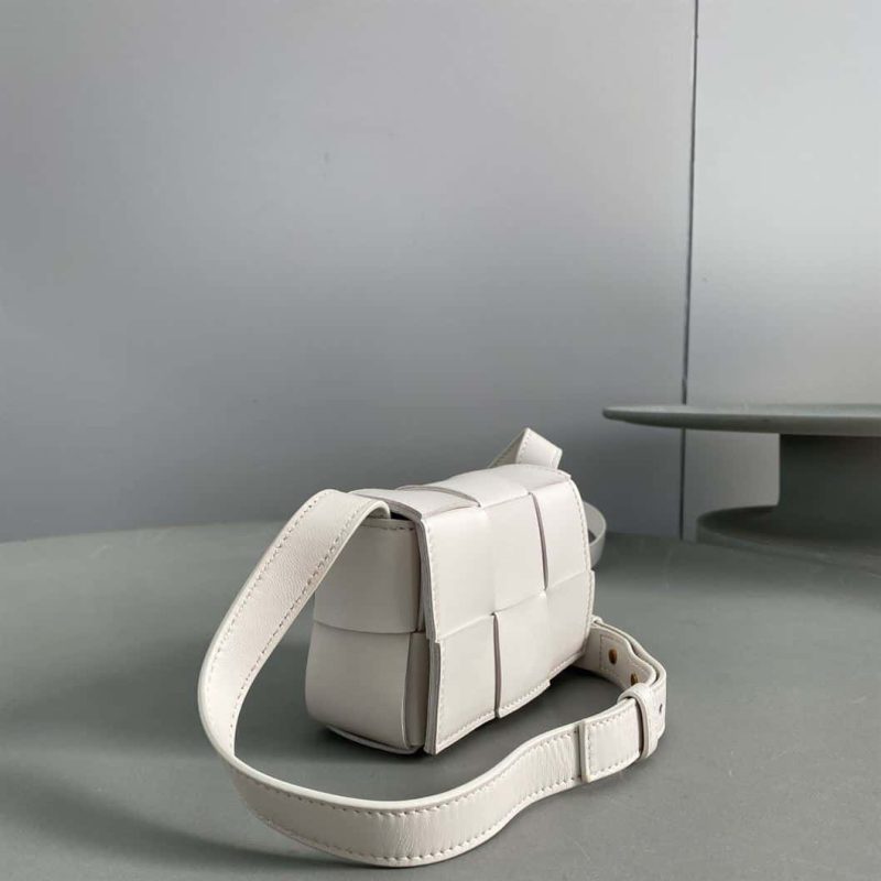 BOTTEGA VENETA CASSETTE IN WHITE – WBV06 - Image 9