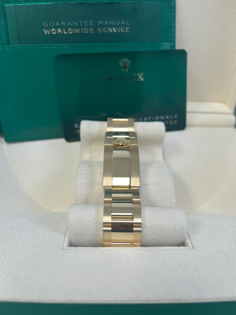 Rolex Daytona 40mm Gold Cosmograph Green Dial 116508 - Image 2