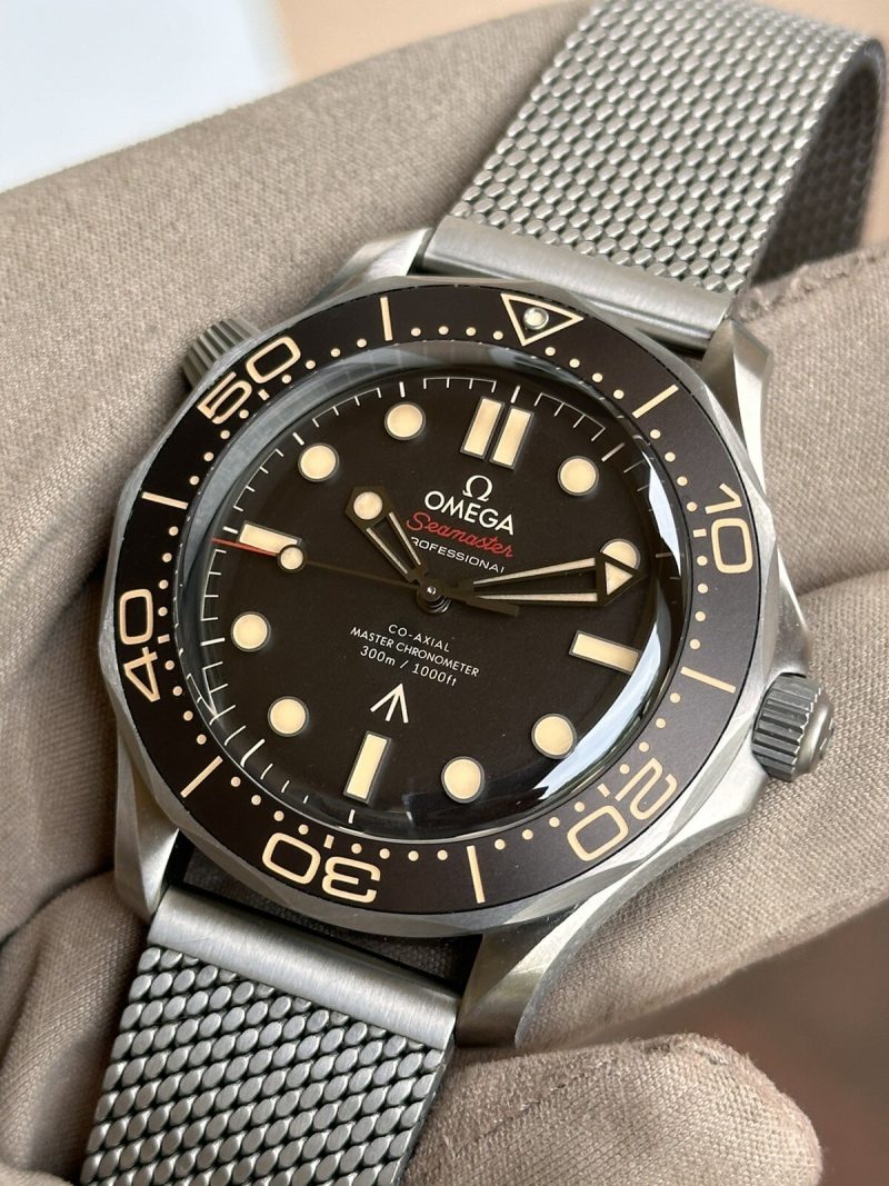 Omega Seamaster DIVER 300M CO?AXIAL MASTER CHRONOMETER Ref# 210.90.42.20.01.001 - Image 7
