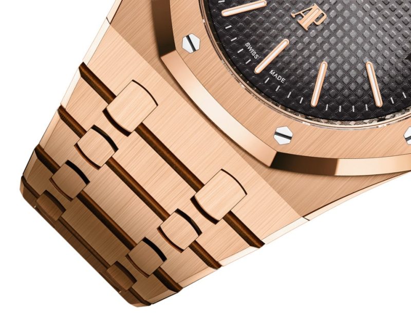 Audemars Piguet Royal Oak ¡°JUMBO¡± EXTRA-THIN ¡°50TH ANNIVERSARY¡± Ref# 16202OR.OO.1240OR.01 - Image 4